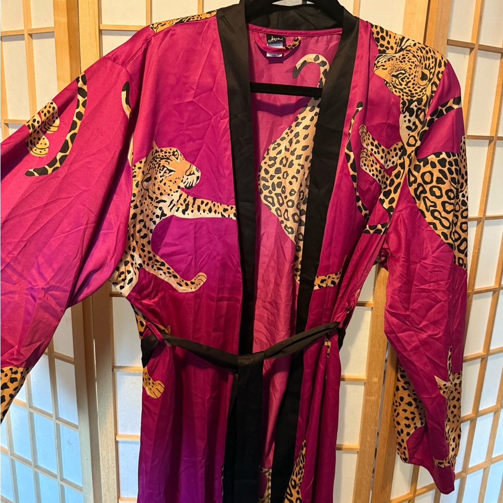 Jezebel Pink Leopard Print Kimono Robe